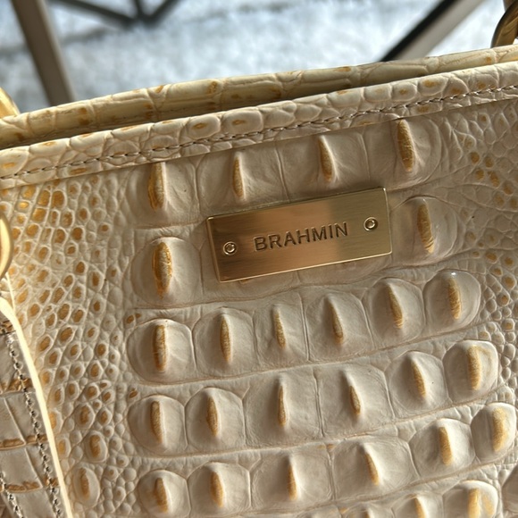 Beautiful Cream and gold shoulder Brahmin handbag. - Picture 6 of 11